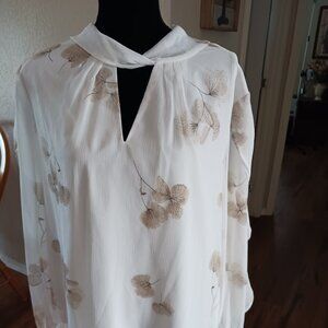 Beautiful white w/beige leaf design blouse